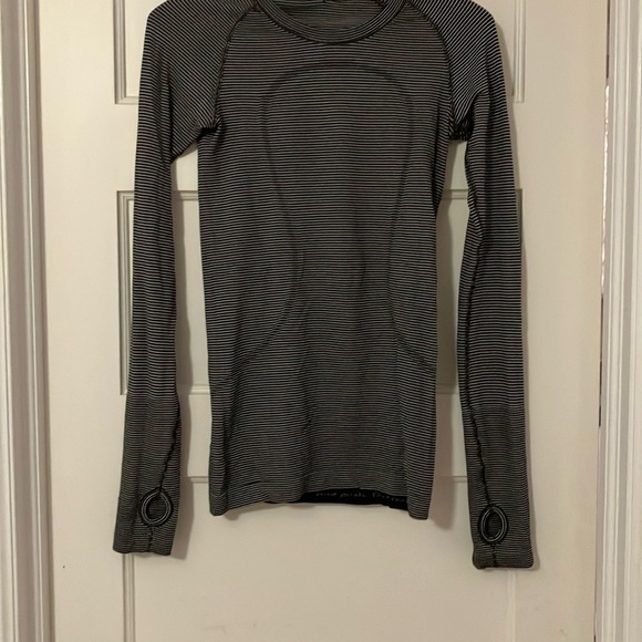 Lululemon swiftly long sleeve black and white striped with thumb holes - Picture 2 of 4
